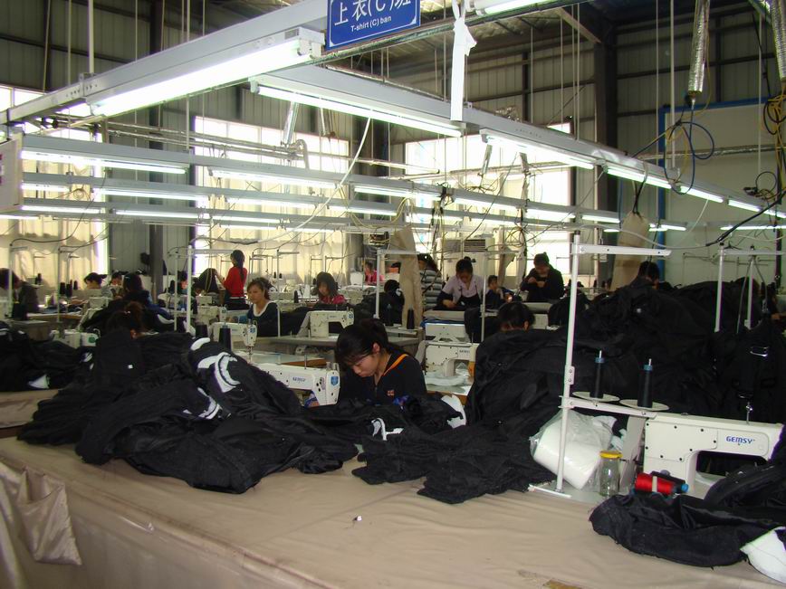 深耕本土，創(chuàng)新求變 成都市楚瀚制衣廠的發(fā)展之路